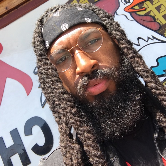 Meet your Posher, Andrew - Picture 1 of 1